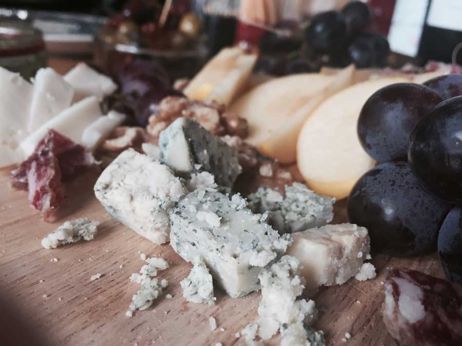 A foodie’s weekend #3: Cheese, wine and Luis Buñuel | Berries and Spice